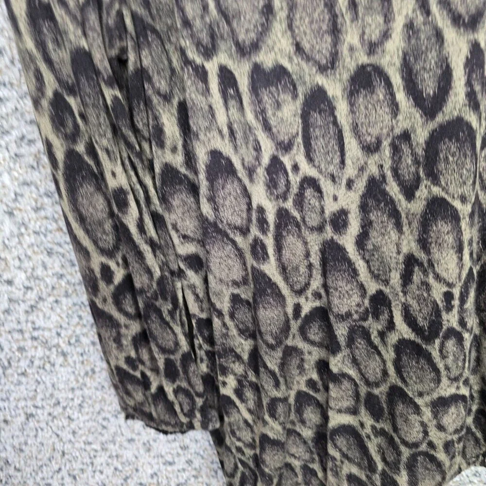 Michael Kors Top Womens Medium Green Animal Print Keyhole Neck‎ Semi Sheer Tee